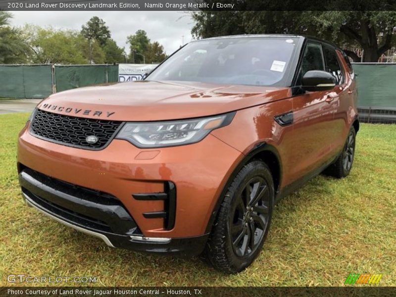 Front 3/4 View of 2020 Discovery Landmark Edition