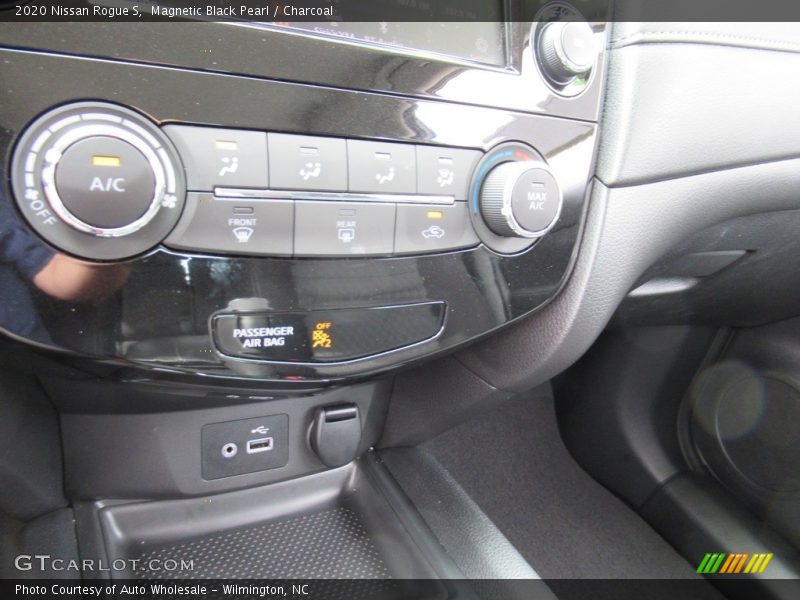 Magnetic Black Pearl / Charcoal 2020 Nissan Rogue S