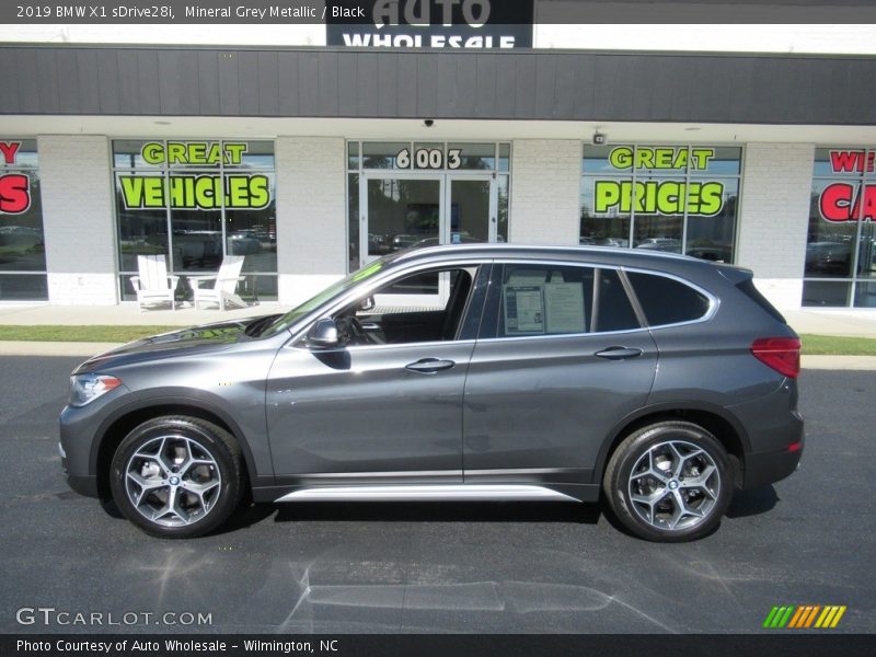 Mineral Grey Metallic / Black 2019 BMW X1 sDrive28i