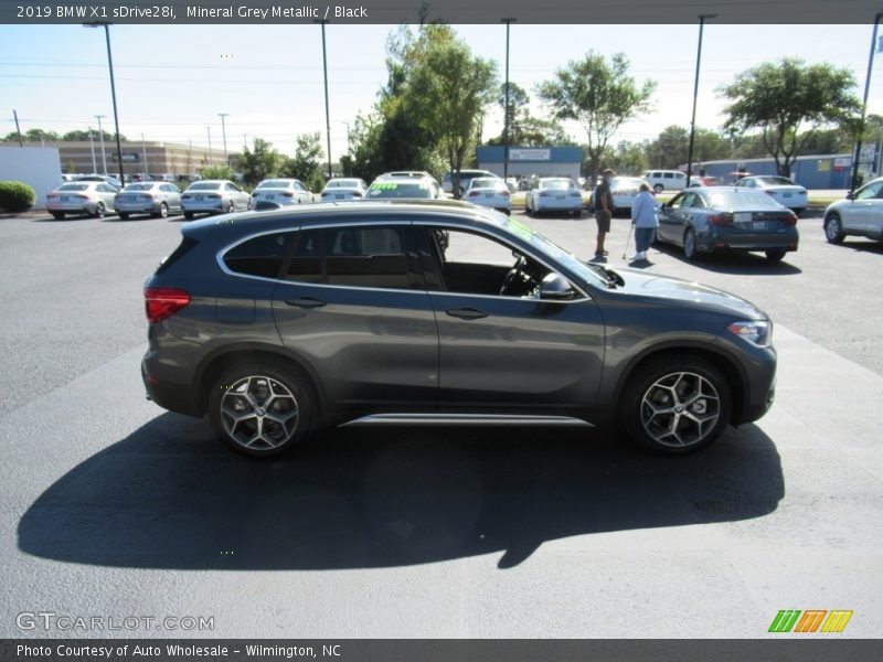 Mineral Grey Metallic / Black 2019 BMW X1 sDrive28i