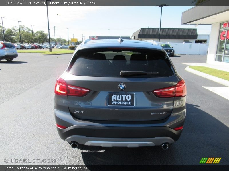 Mineral Grey Metallic / Black 2019 BMW X1 sDrive28i