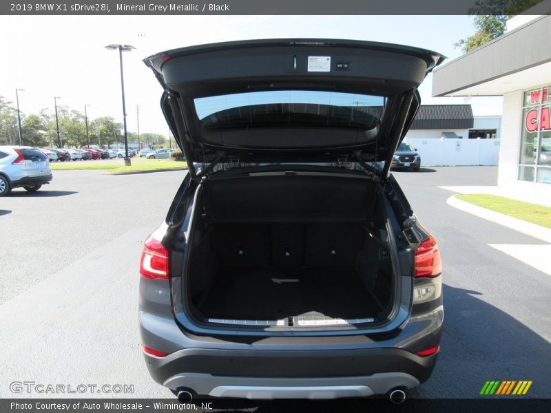 Mineral Grey Metallic / Black 2019 BMW X1 sDrive28i
