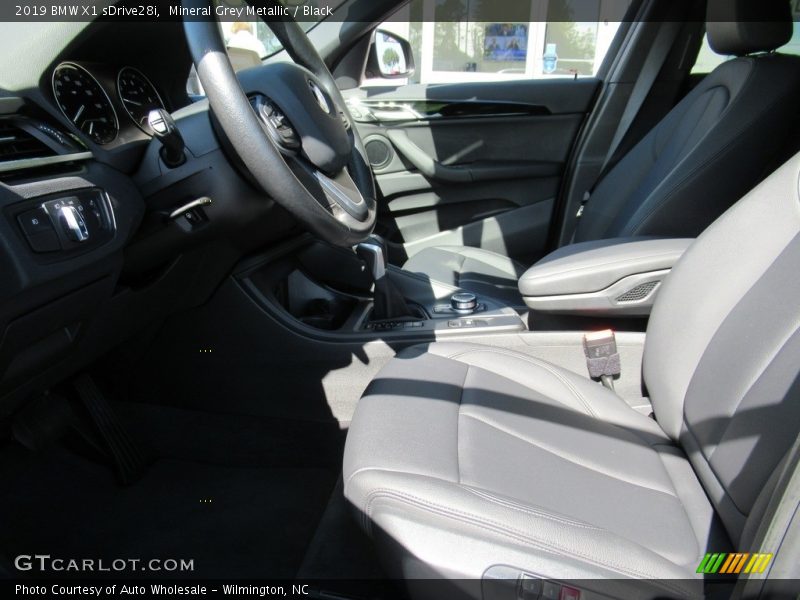 Mineral Grey Metallic / Black 2019 BMW X1 sDrive28i