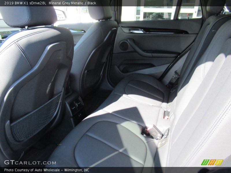 Mineral Grey Metallic / Black 2019 BMW X1 sDrive28i