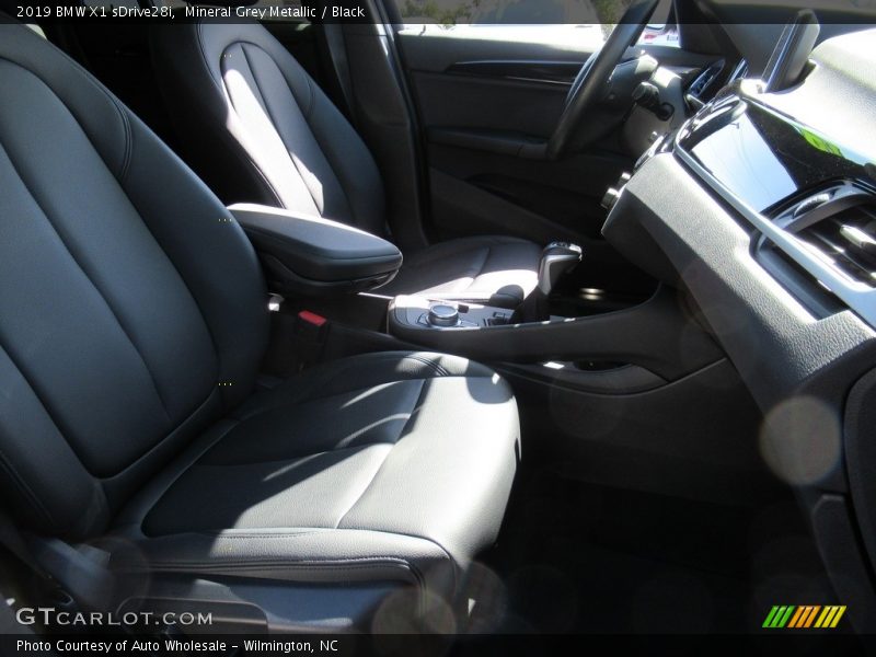 Mineral Grey Metallic / Black 2019 BMW X1 sDrive28i