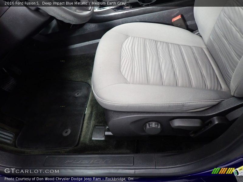 Deep Impact Blue Metallic / Medium Earth Gray 2016 Ford Fusion S