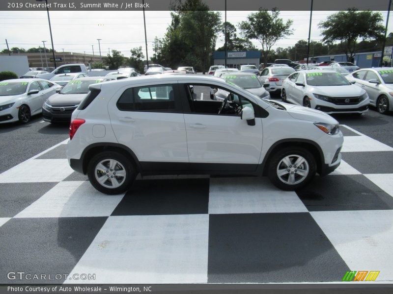 Summit White / Jet Black 2019 Chevrolet Trax LS