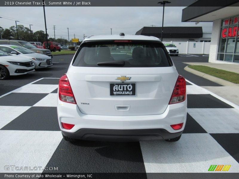 Summit White / Jet Black 2019 Chevrolet Trax LS