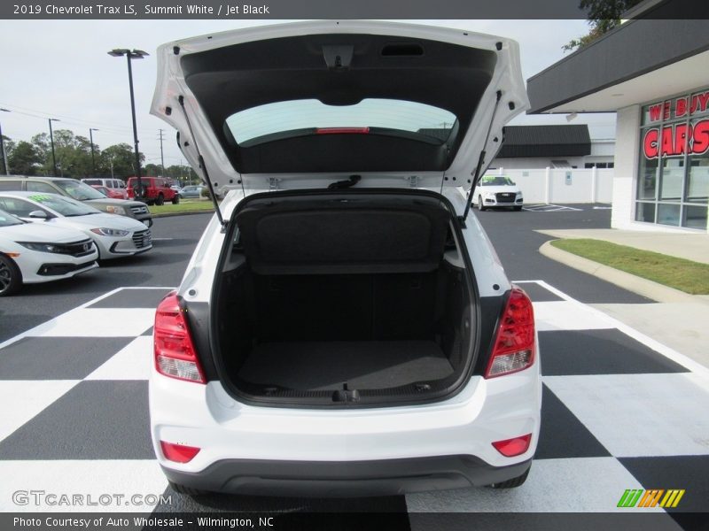 Summit White / Jet Black 2019 Chevrolet Trax LS