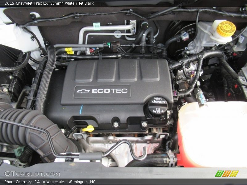Summit White / Jet Black 2019 Chevrolet Trax LS
