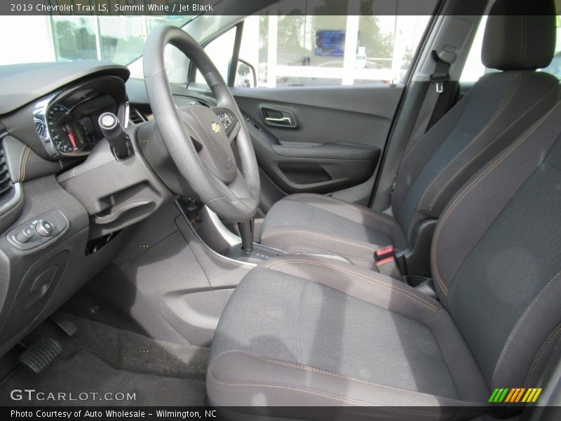 Summit White / Jet Black 2019 Chevrolet Trax LS