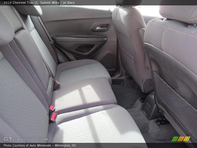 Summit White / Jet Black 2019 Chevrolet Trax LS