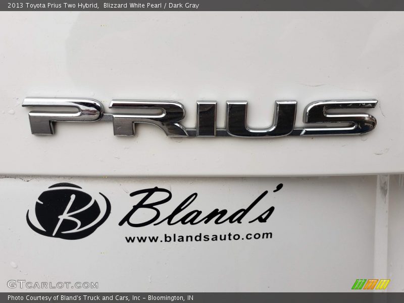 Blizzard White Pearl / Dark Gray 2013 Toyota Prius Two Hybrid