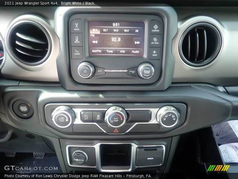 Controls of 2021 Wrangler Sport 4x4