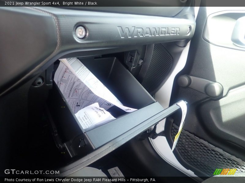Bright White / Black 2021 Jeep Wrangler Sport 4x4