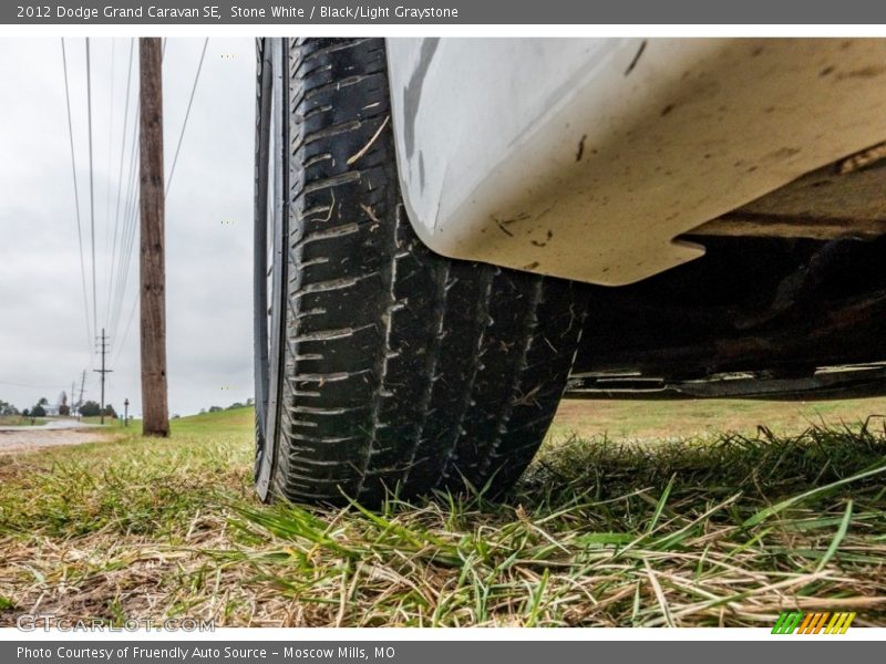 Stone White / Black/Light Graystone 2012 Dodge Grand Caravan SE