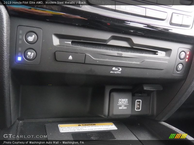 Modern Steel Metallic / Black 2019 Honda Pilot Elite AWD