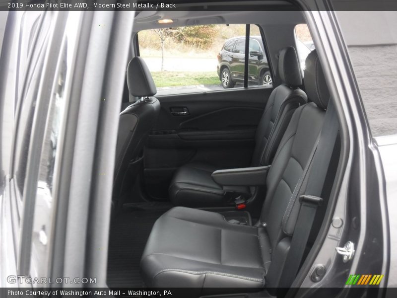 Modern Steel Metallic / Black 2019 Honda Pilot Elite AWD