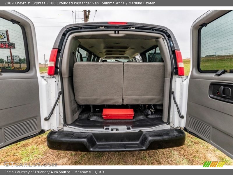 Summit White / Medium Pewter 2009 Chevrolet Express 3500 Extended Passenger Van