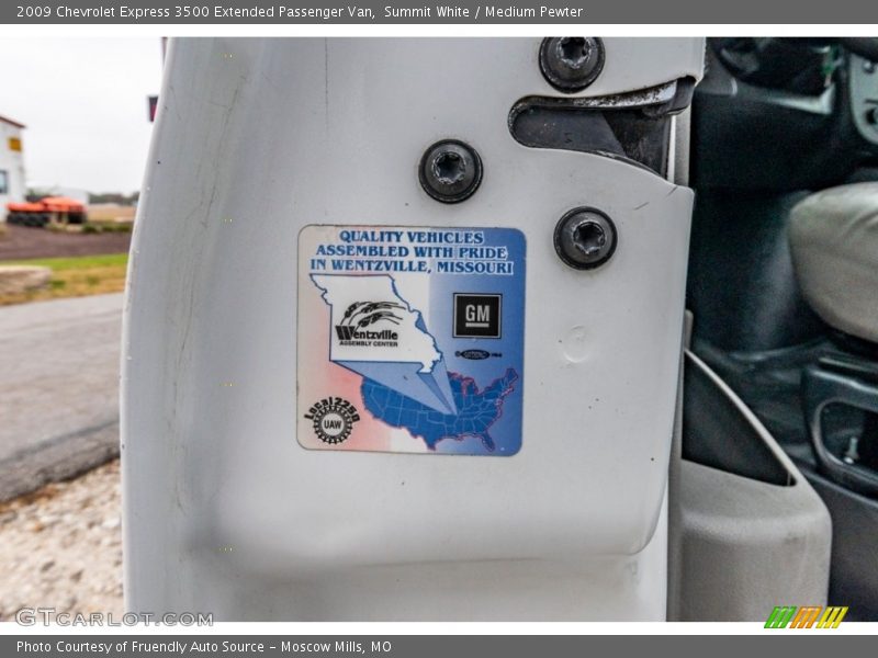 Summit White / Medium Pewter 2009 Chevrolet Express 3500 Extended Passenger Van