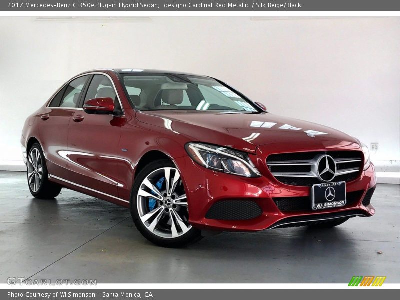 Front 3/4 View of 2017 C 350e Plug-in Hybrid Sedan