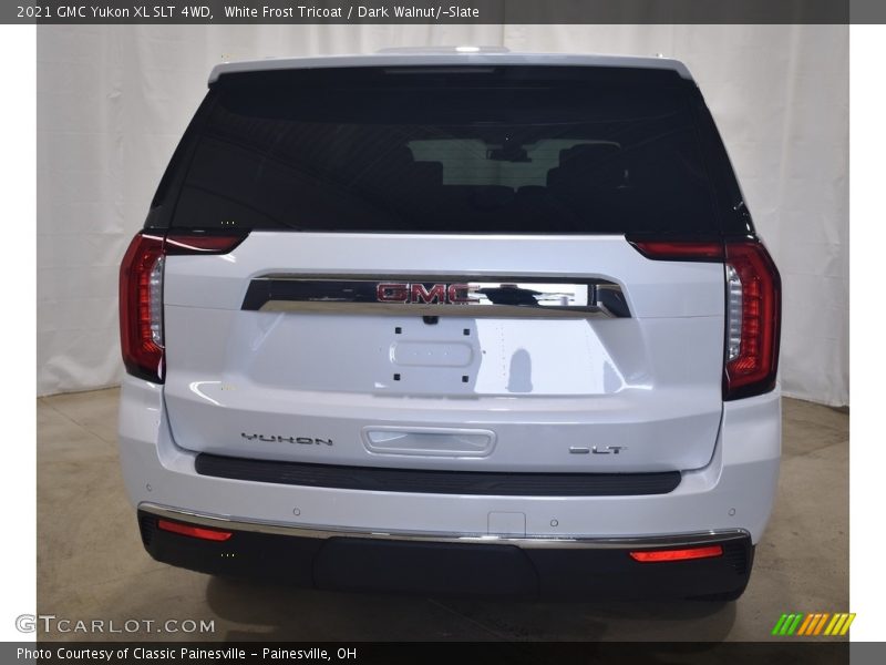 White Frost Tricoat / Dark Walnut/­Slate 2021 GMC Yukon XL SLT 4WD