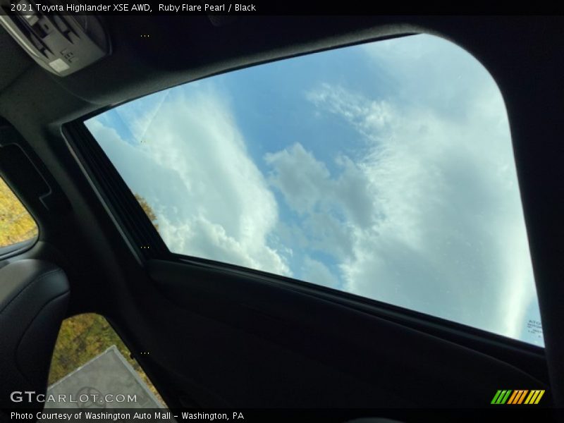 Sunroof of 2021 Highlander XSE AWD
