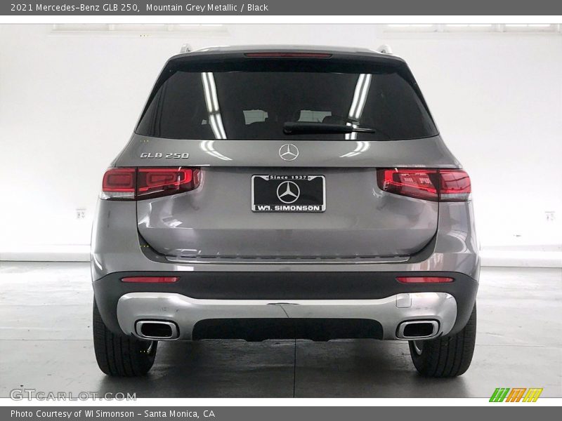 Mountain Grey Metallic / Black 2021 Mercedes-Benz GLB 250