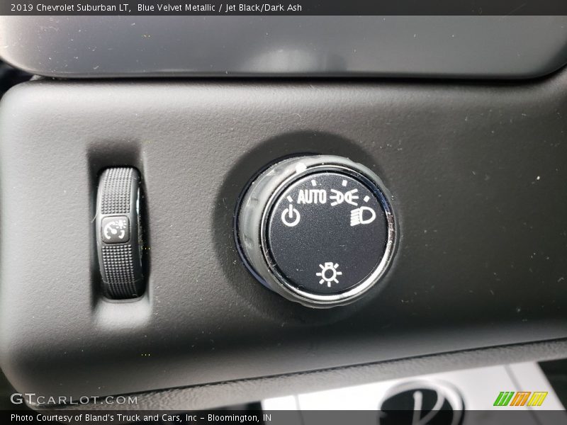 Blue Velvet Metallic / Jet Black/Dark Ash 2019 Chevrolet Suburban LT