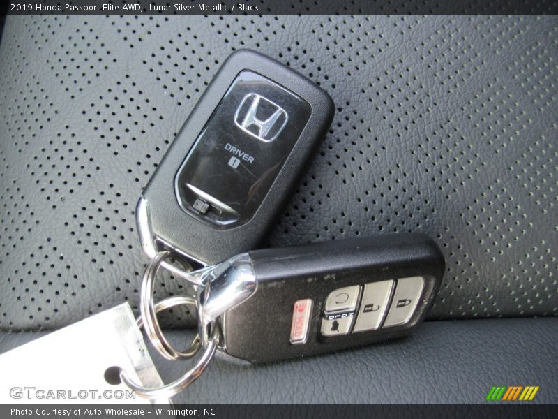 Lunar Silver Metallic / Black 2019 Honda Passport Elite AWD