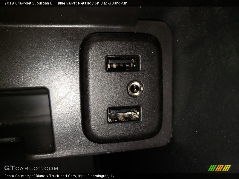 Blue Velvet Metallic / Jet Black/Dark Ash 2019 Chevrolet Suburban LT