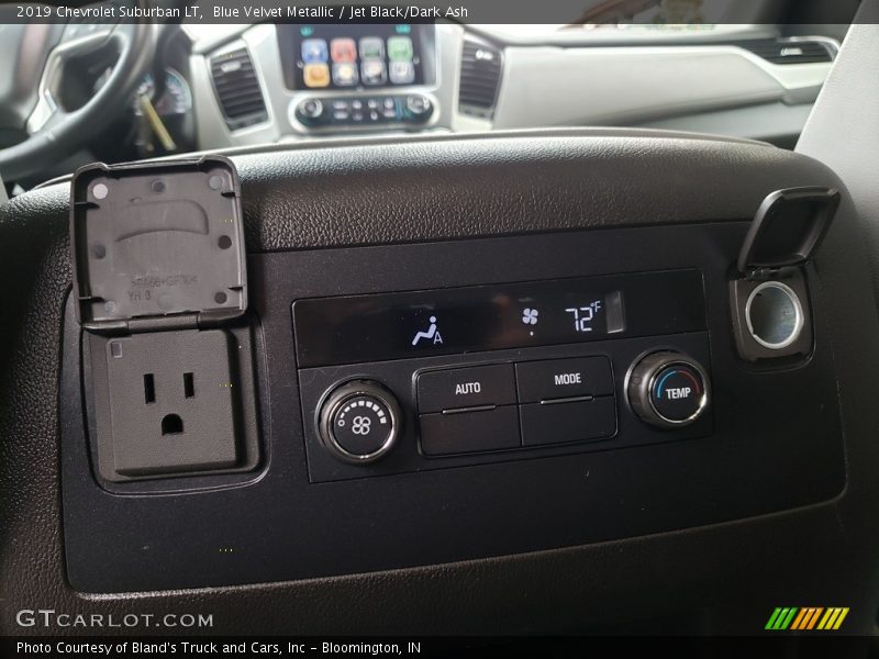 Blue Velvet Metallic / Jet Black/Dark Ash 2019 Chevrolet Suburban LT