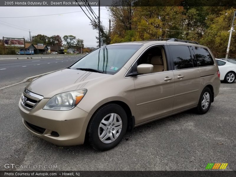 Front 3/4 View of 2005 Odyssey EX