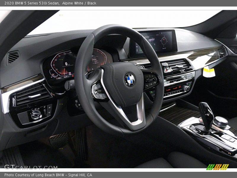Alpine White / Black 2020 BMW 5 Series 530i Sedan