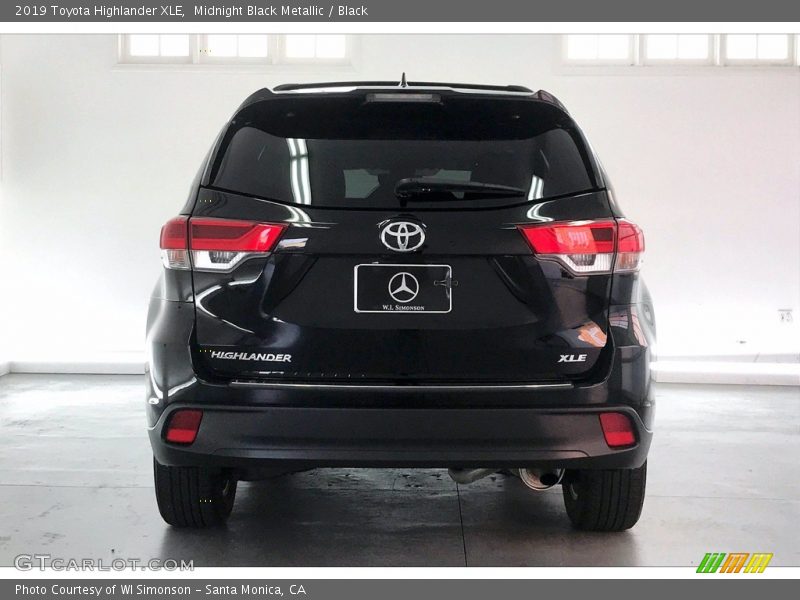 Midnight Black Metallic / Black 2019 Toyota Highlander XLE