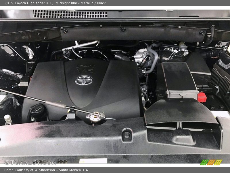 Midnight Black Metallic / Black 2019 Toyota Highlander XLE