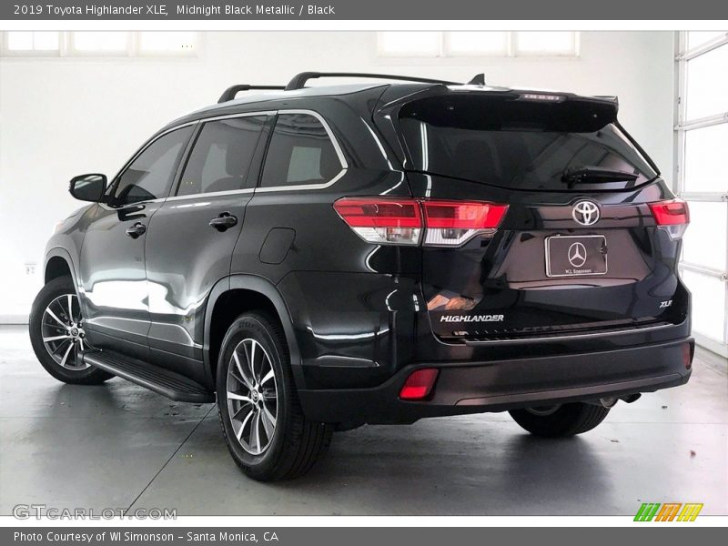 Midnight Black Metallic / Black 2019 Toyota Highlander XLE