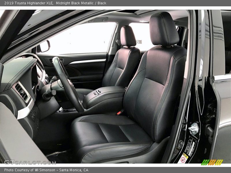 Midnight Black Metallic / Black 2019 Toyota Highlander XLE