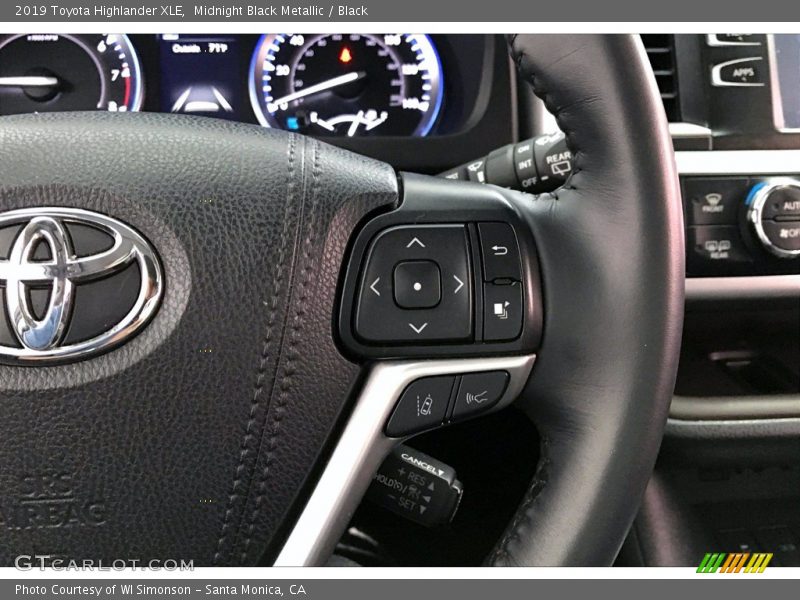 Midnight Black Metallic / Black 2019 Toyota Highlander XLE