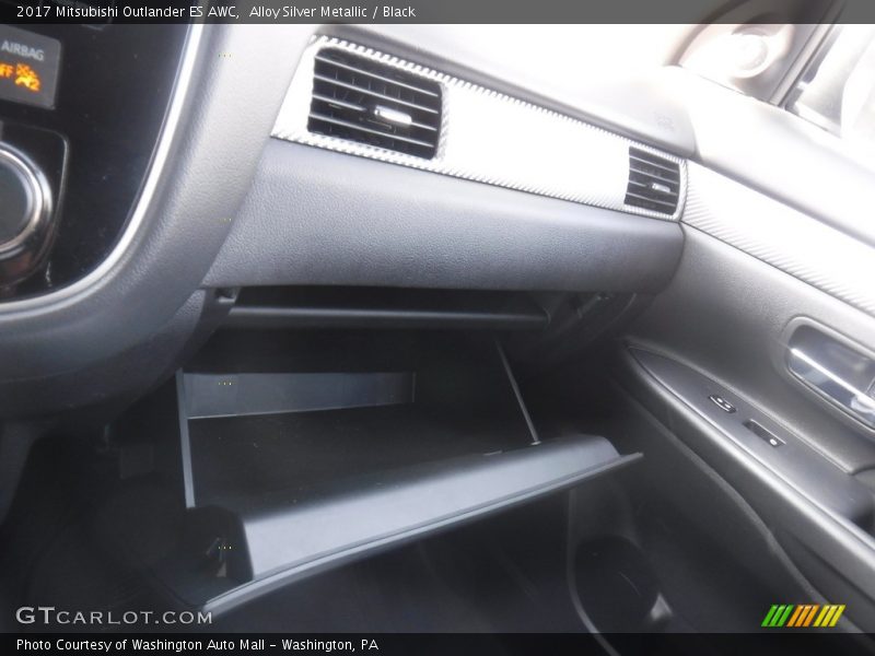 Alloy Silver Metallic / Black 2017 Mitsubishi Outlander ES AWC