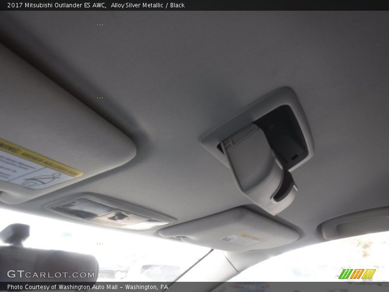 Alloy Silver Metallic / Black 2017 Mitsubishi Outlander ES AWC