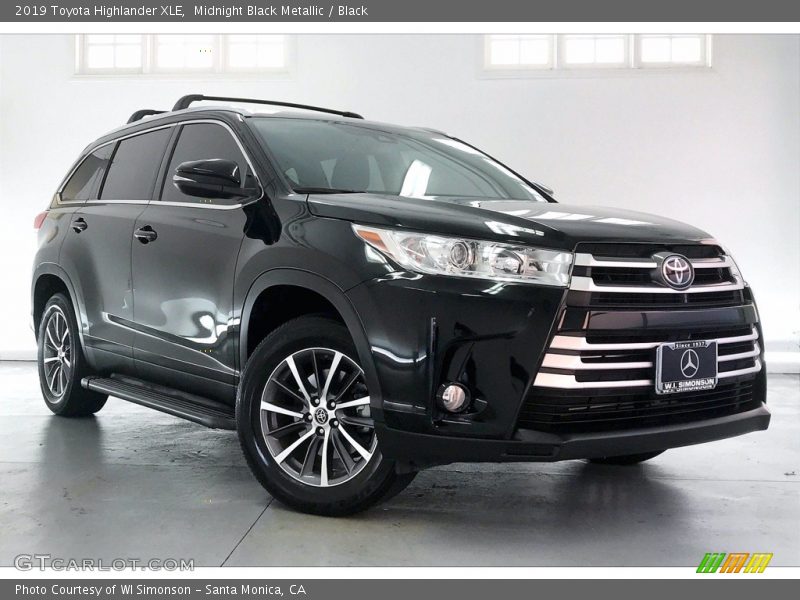 Midnight Black Metallic / Black 2019 Toyota Highlander XLE