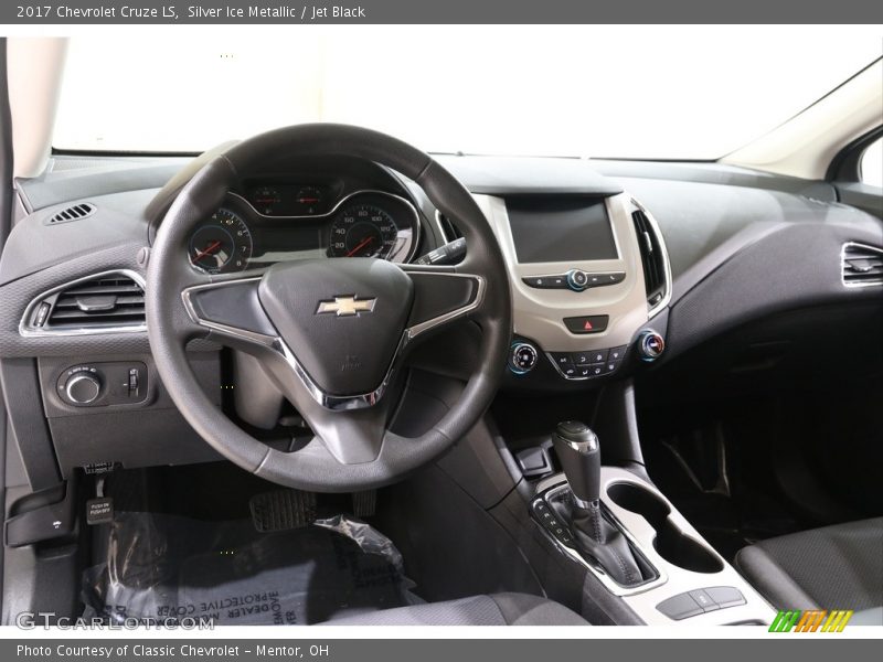 Silver Ice Metallic / Jet Black 2017 Chevrolet Cruze LS