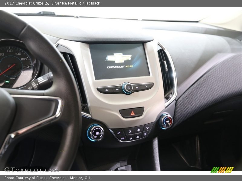Silver Ice Metallic / Jet Black 2017 Chevrolet Cruze LS