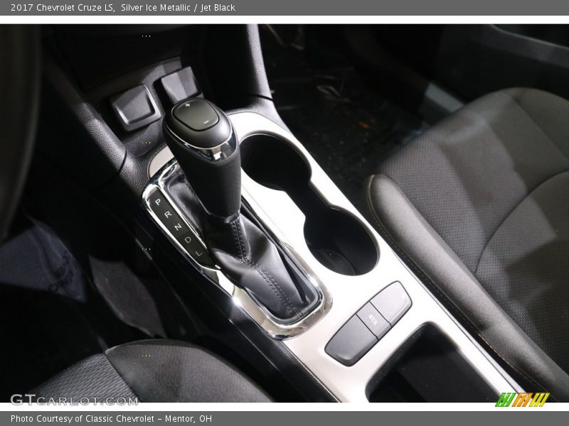 Silver Ice Metallic / Jet Black 2017 Chevrolet Cruze LS