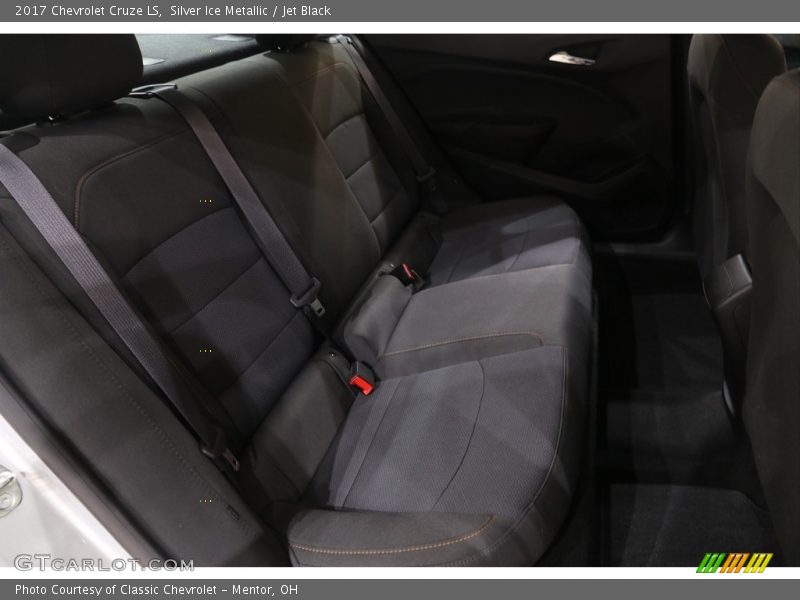 Silver Ice Metallic / Jet Black 2017 Chevrolet Cruze LS