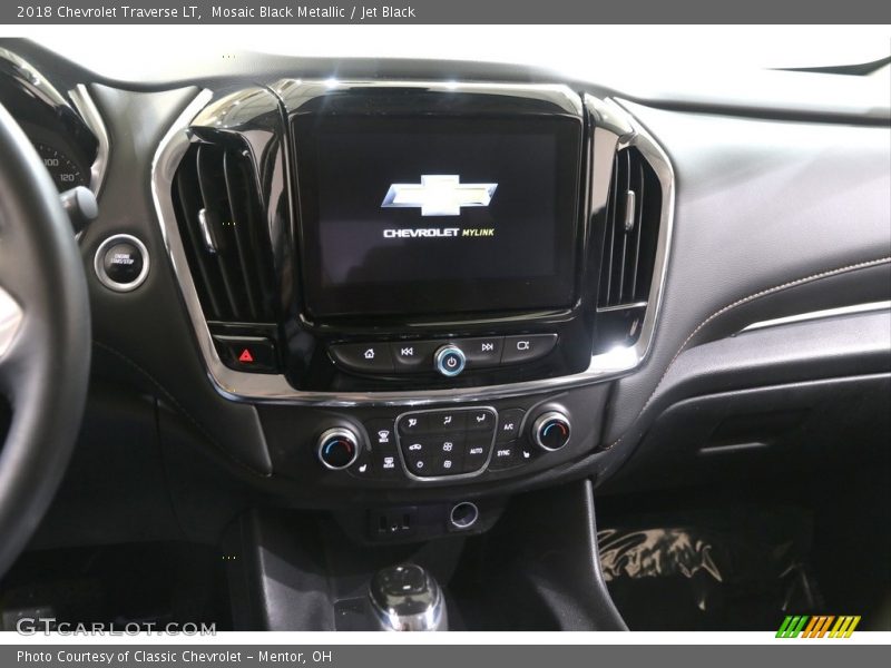 Mosaic Black Metallic / Jet Black 2018 Chevrolet Traverse LT