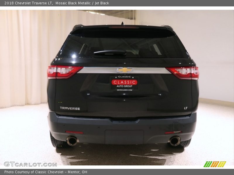 Mosaic Black Metallic / Jet Black 2018 Chevrolet Traverse LT