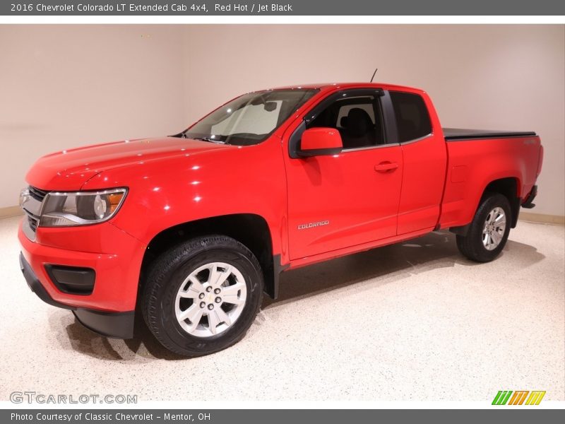 Front 3/4 View of 2016 Colorado LT Extended Cab 4x4