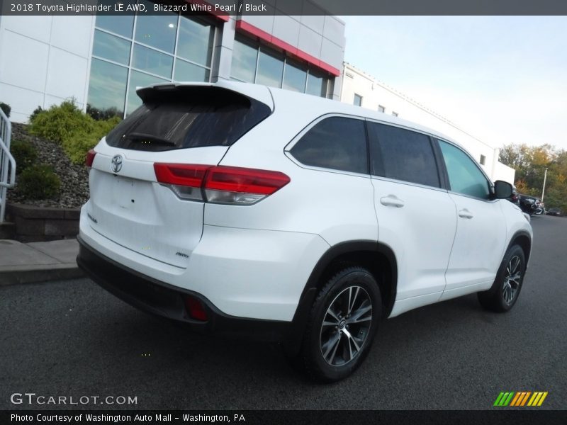 Blizzard White Pearl / Black 2018 Toyota Highlander LE AWD